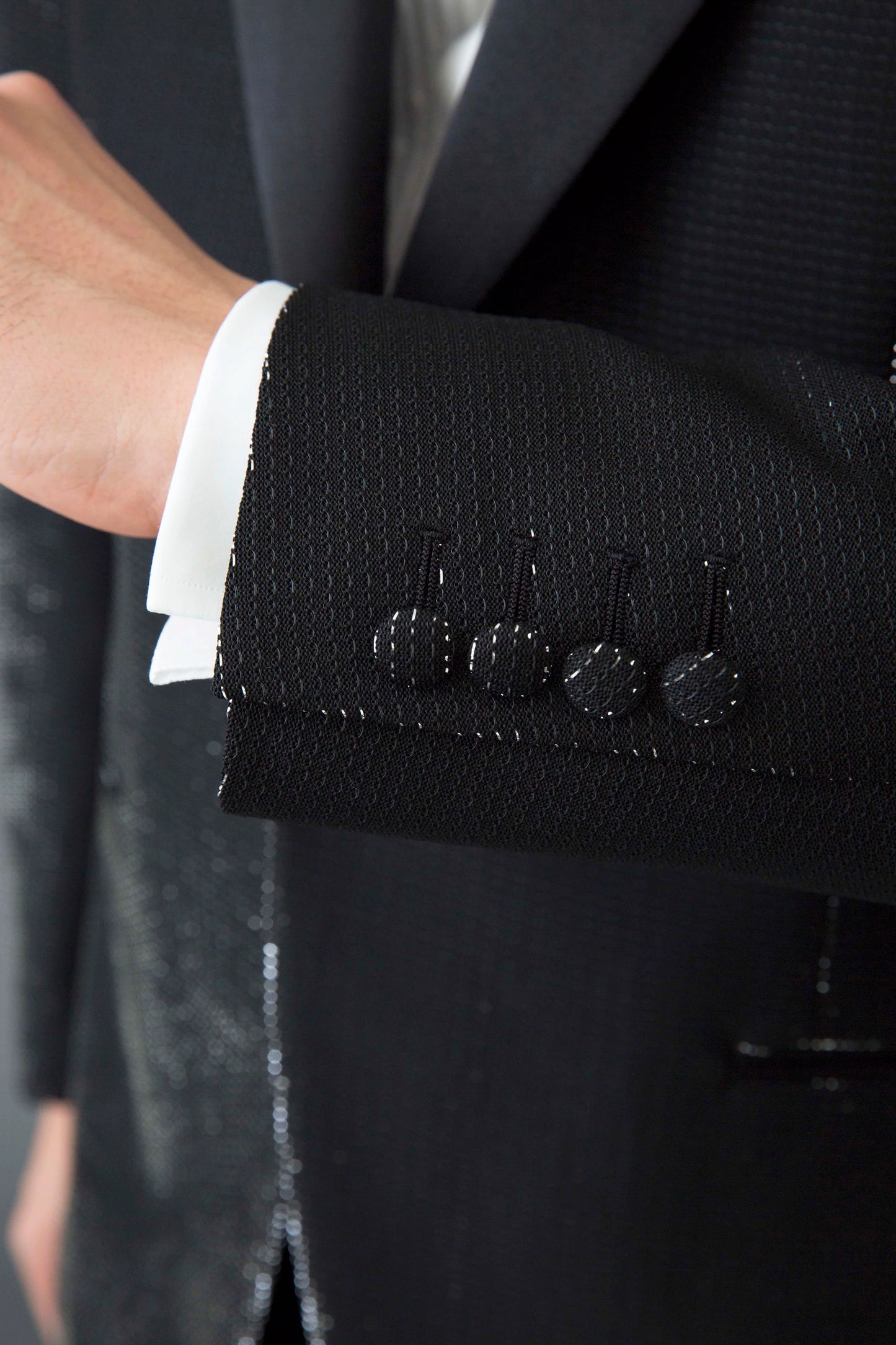 ISSEN SUITS (Tuxedo)